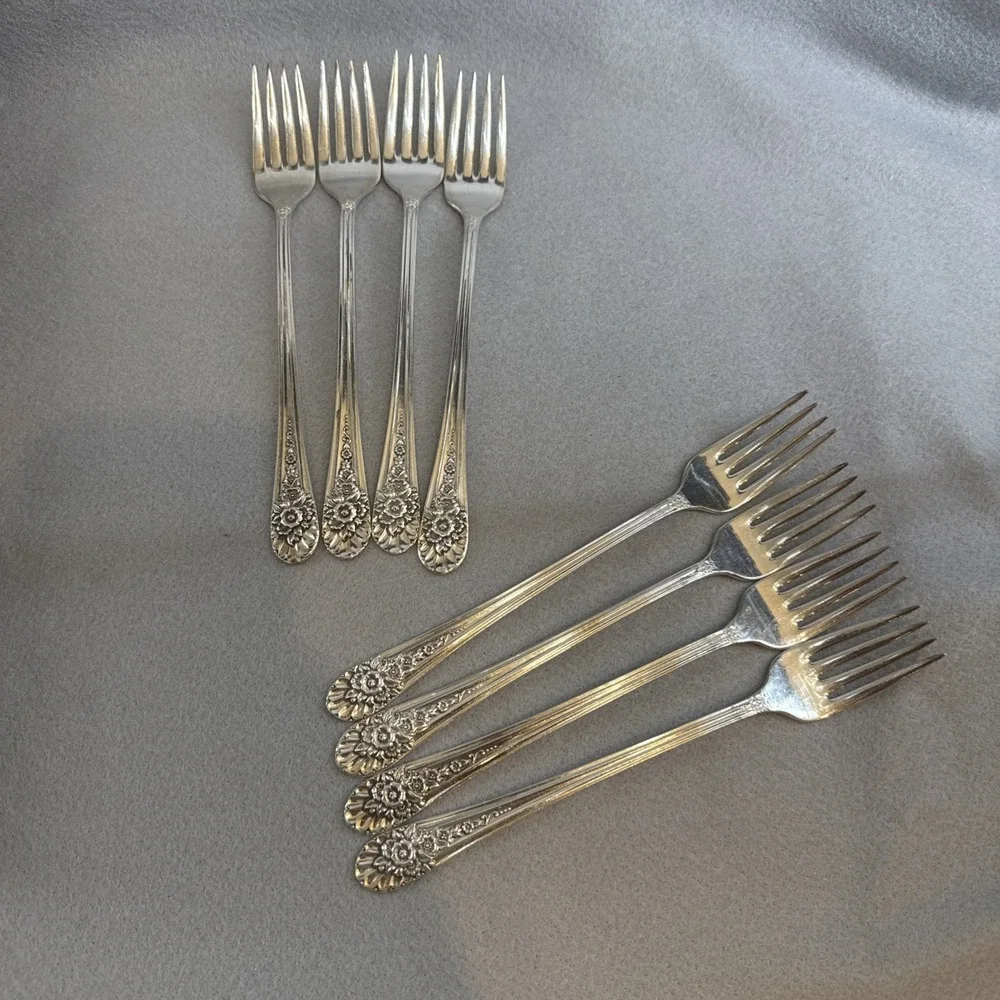 Vintage 1950's WM Rogers Mfg Co JUBILEE Silverplated Flatware 52-piece Set Boxed